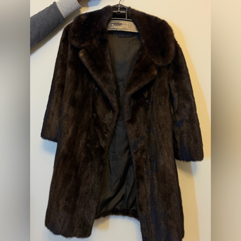 Elegant Brown Mink Fur Coat